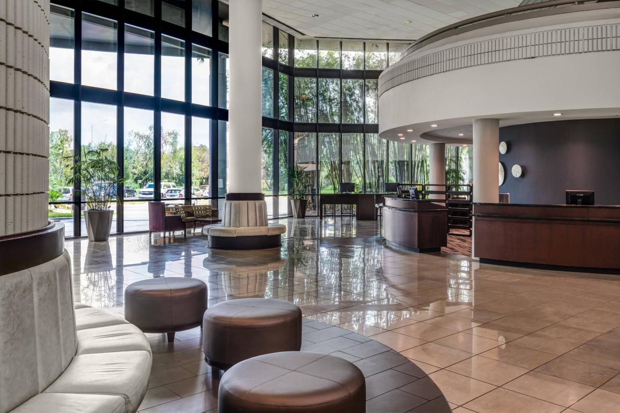 Sheraton Tampa Brandon Hotel Exterior photo