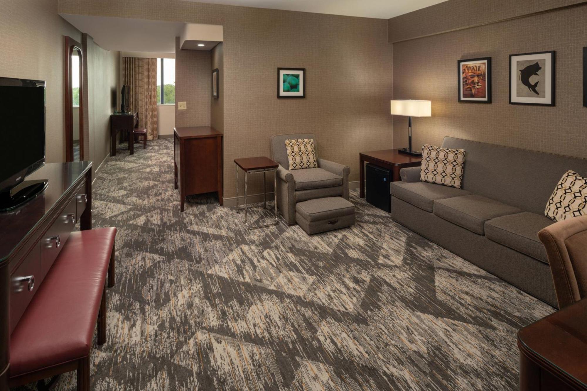 Sheraton Tampa Brandon Hotel Exterior photo
